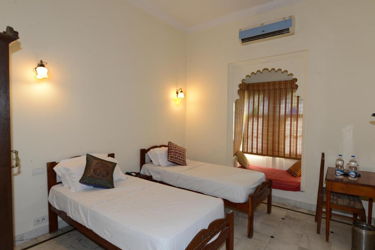 Hotel Harasar Haveli Bikaner Bagian luar foto